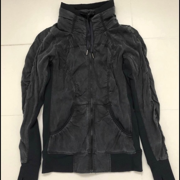 Lululemon Cool Down Jacket - Picture 2 of 6